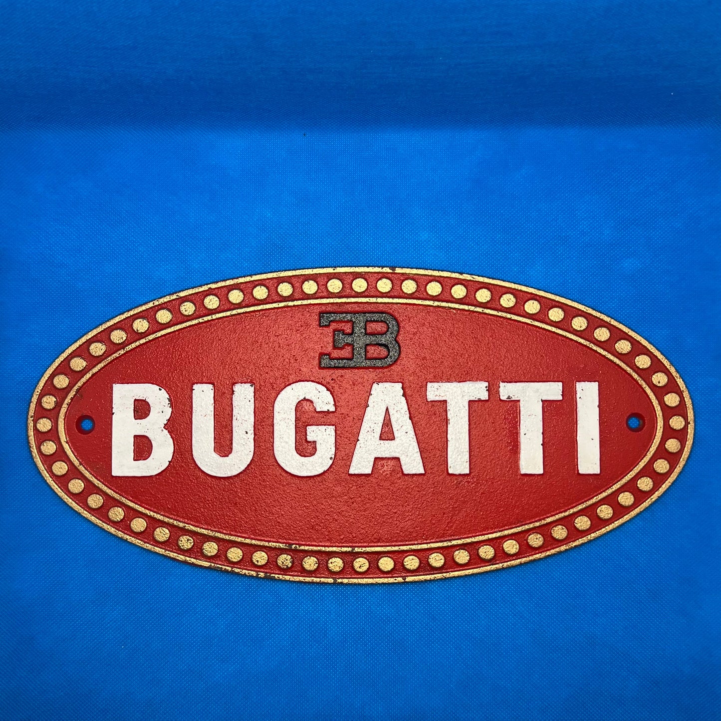 Bugatti Emblem Cast Iron (Crackle Finish)