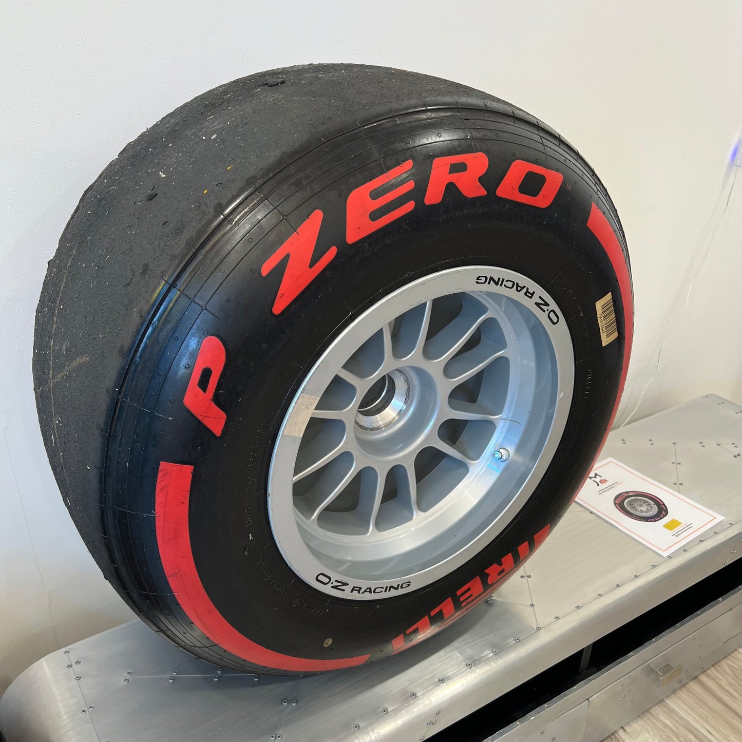 F1 - Pirelli RED on OZ Racing Wheel