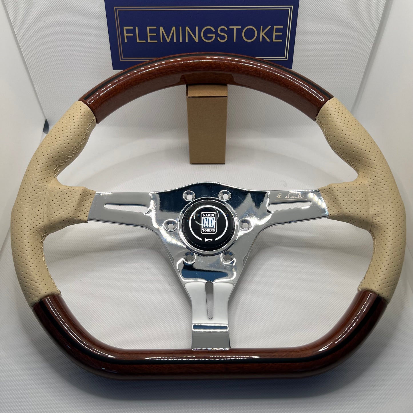 Nardi Kallista Steering Wheel - Wood and Leather (1990-2000)