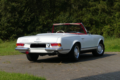 1968 Mercedes 280SL Pagoda